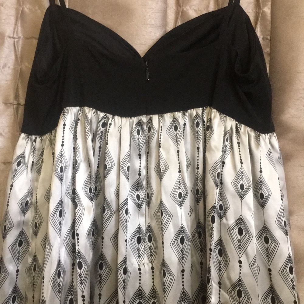 Dress - Picture 4 of 5